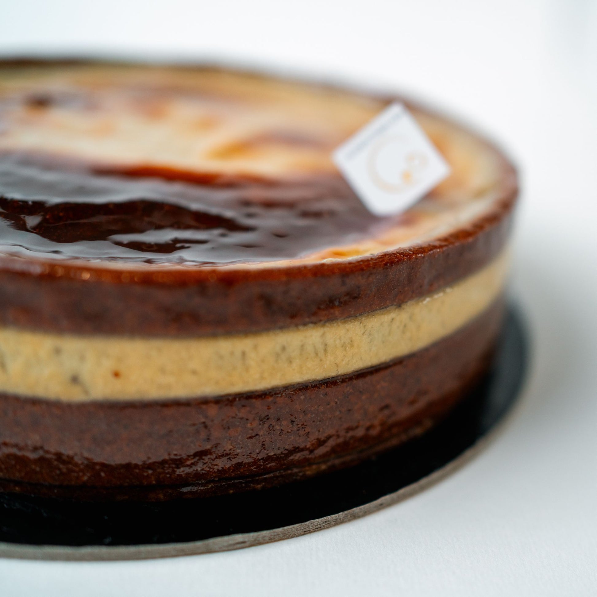 Yann Haute Patisserie in Calgary is a unique bakery offering a range of desserts, including macarons, Tiramisu, Mille Feuille, birthday cakes, baguettes, croissants, and chocolates. Gluten-free, dairy-free, egg-free, and vegan-friendly options!